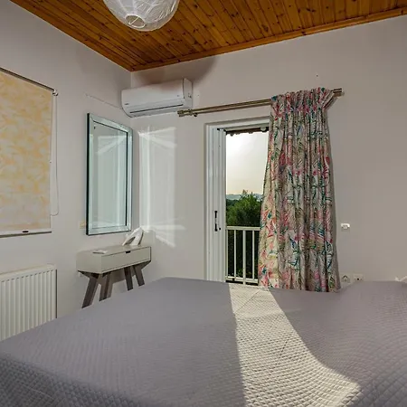 Krystalia House Apartmán *